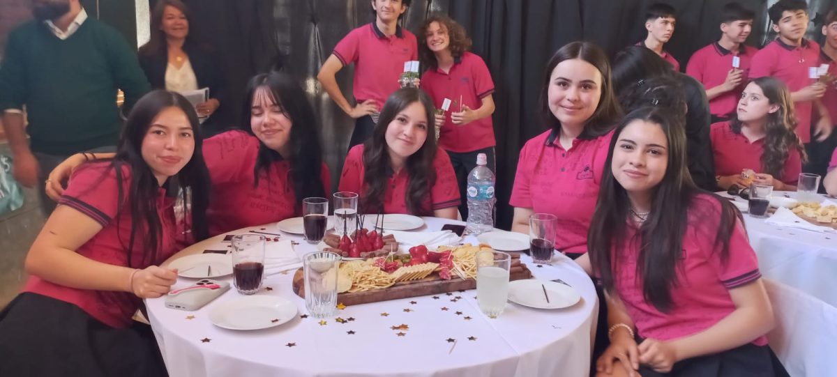 El Fin de una Etapa: IV Medio Cierra un Ciclo y Deja Huella en el Corazón del Colegio