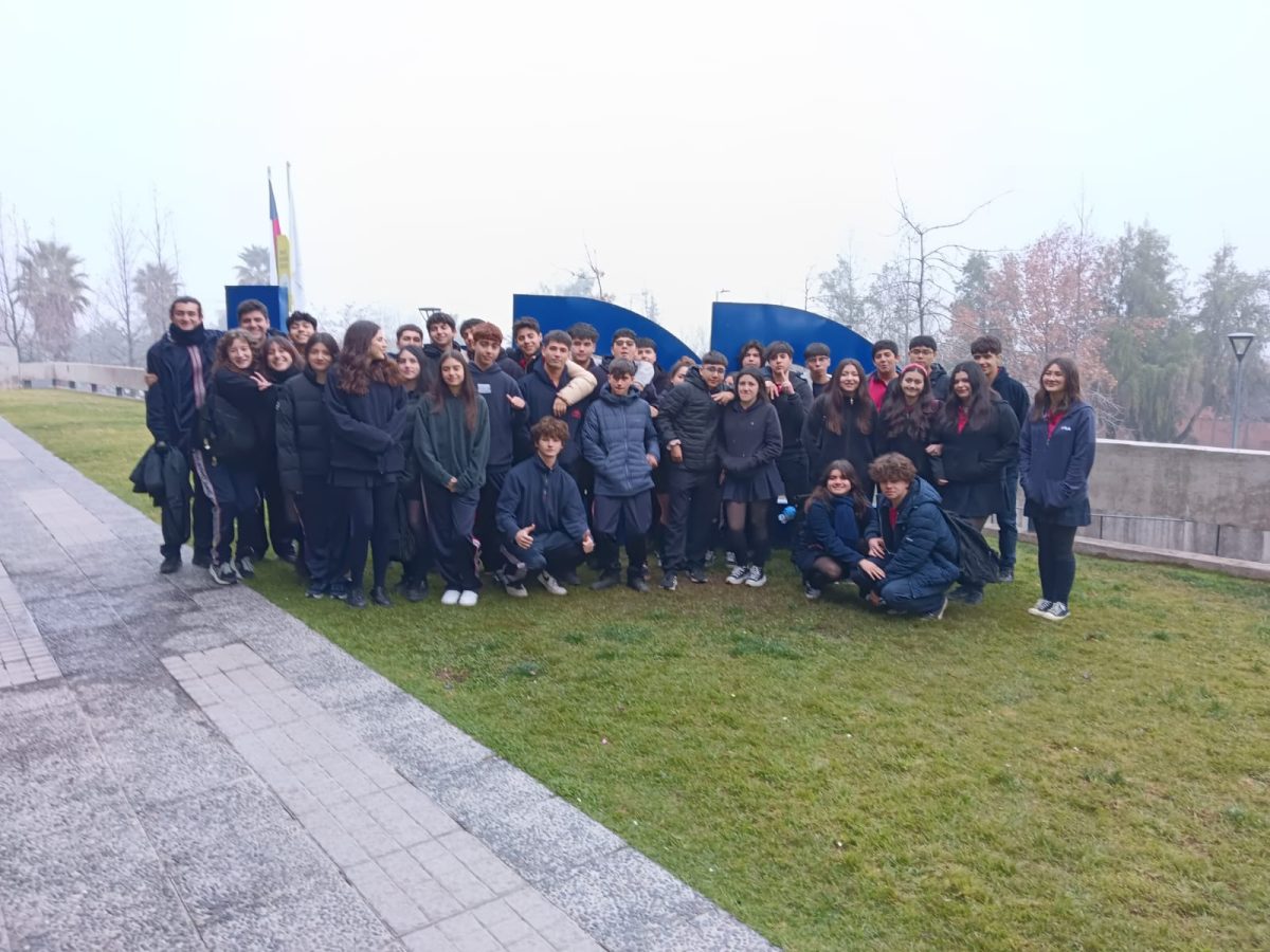 Estudiantes de II° y III° medio visitan la Universidad del Desarrollo en jornada de orientación vocacional