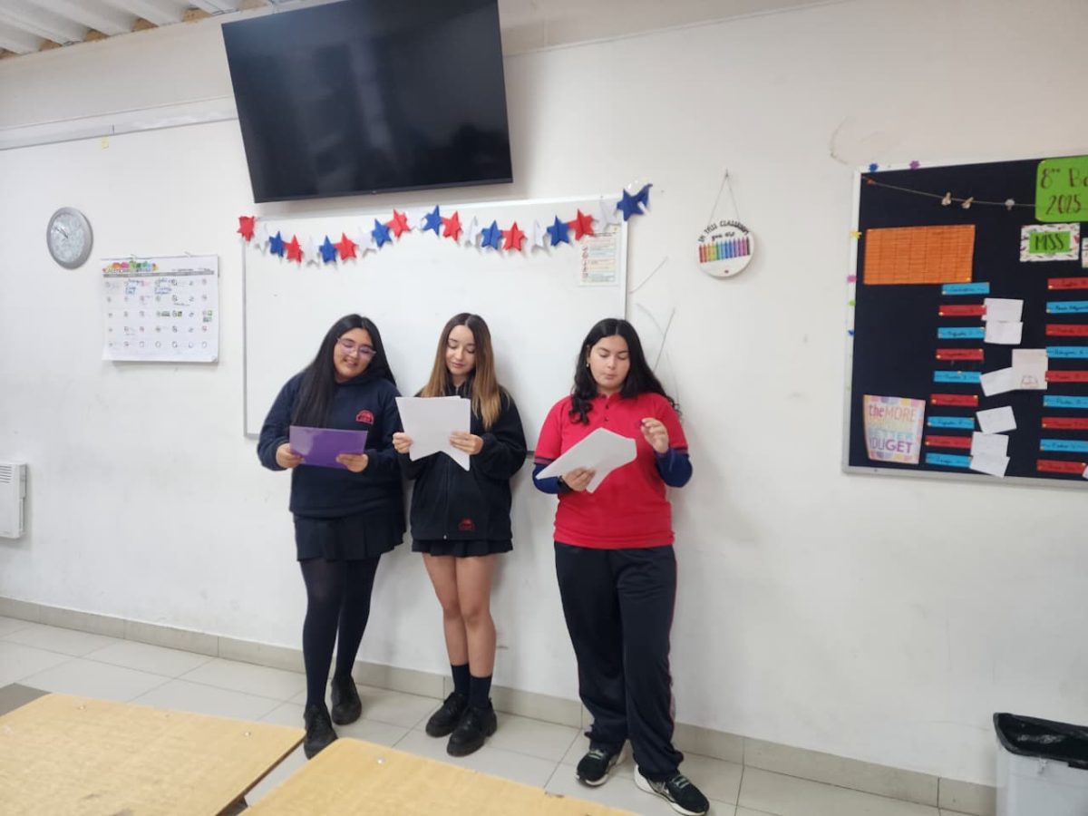 Estudiantes Líderes Lanzan Campaña “Volando en V: Alza la Voz”