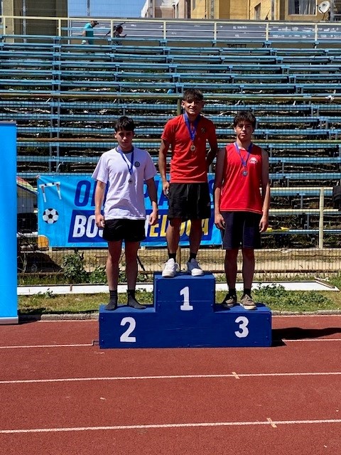 Rafael Benítez I° medio, Tercer lugar 100 metros planos, categoría intermedia varones