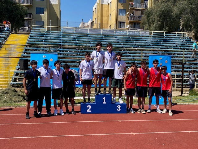 Daniel Benítez I° medio, Rafel Benítez I° medio, Ramiro Reyes I° medio, Benjamín Rojas I° medio, 3° lugar relevos 4X100 categoría intermedia varones