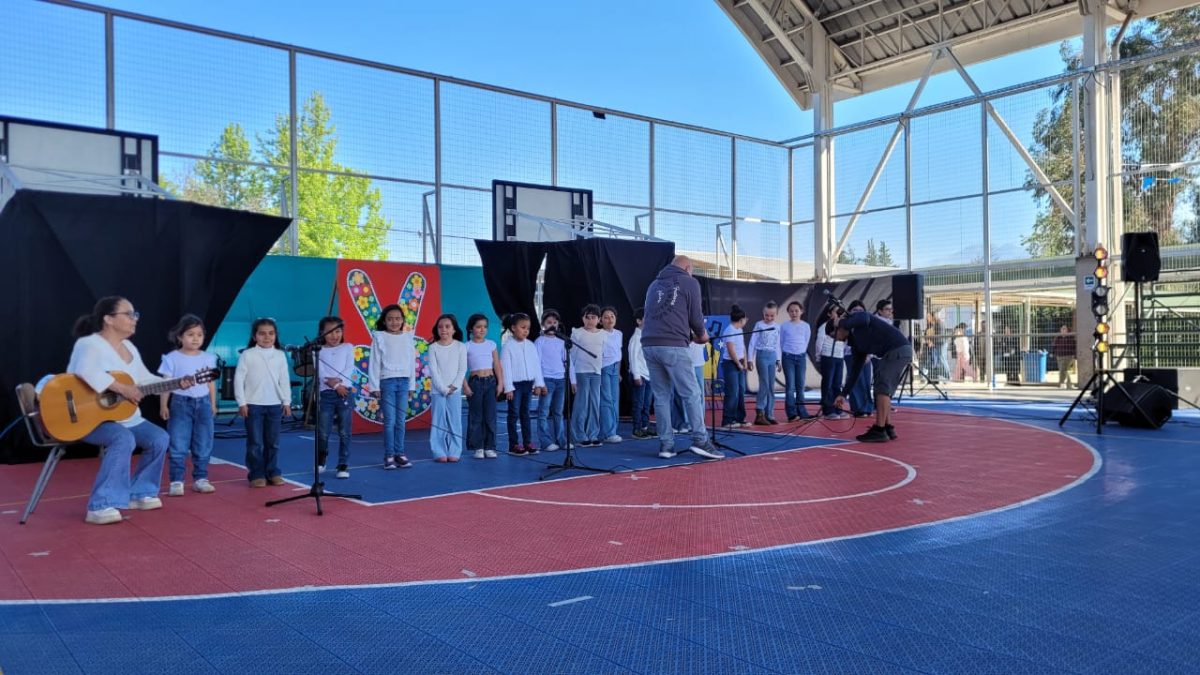 Colegio San Francisco de Paine celebró su 20° Festival de Talentos