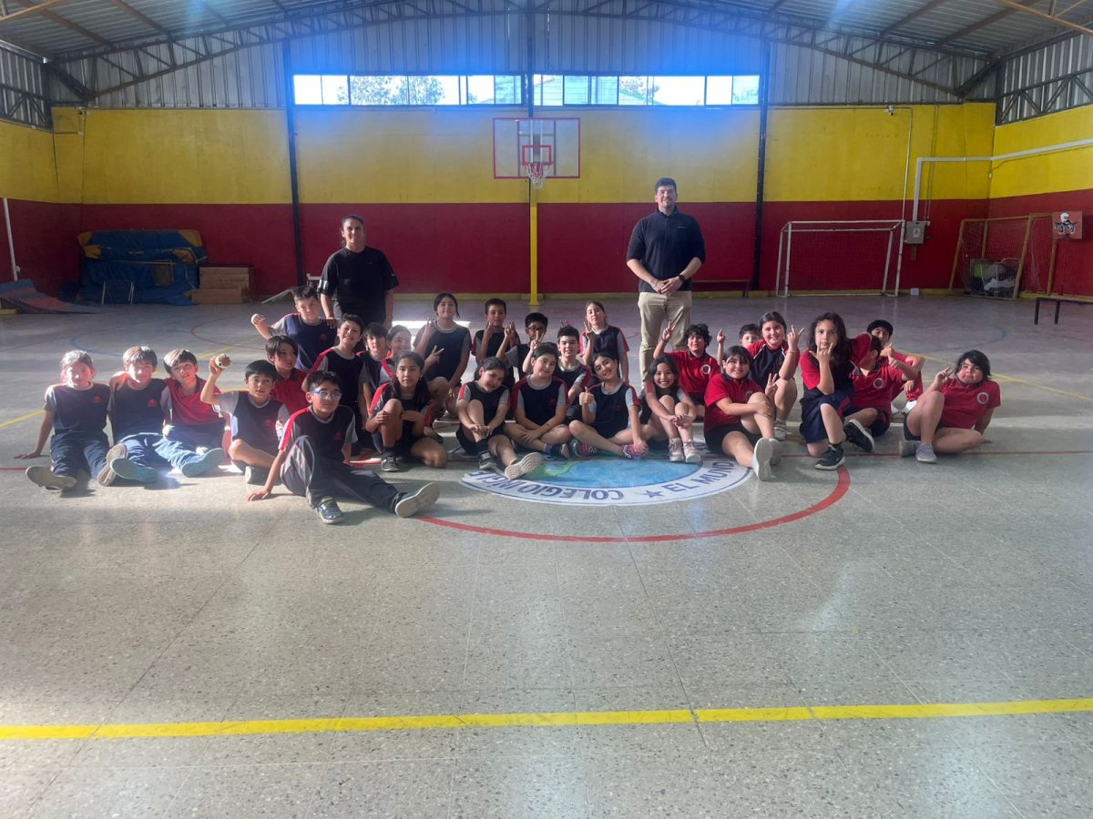 Encuentro de Mini Básquetbol en el Colegio San José de Linderos