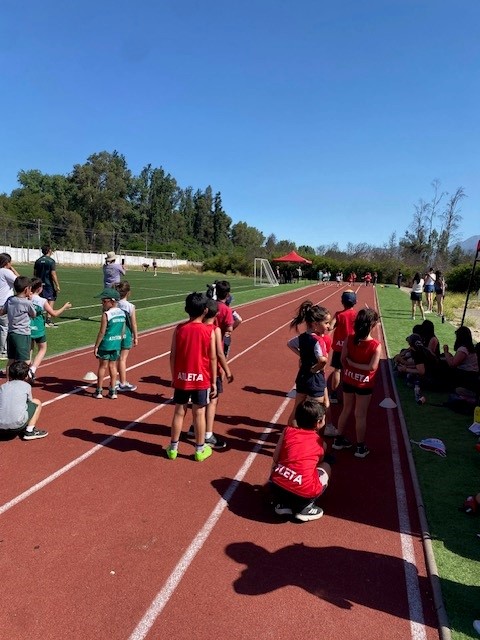 Encuentro de Atletismo 1° a 6° Básico en nuestro colegio