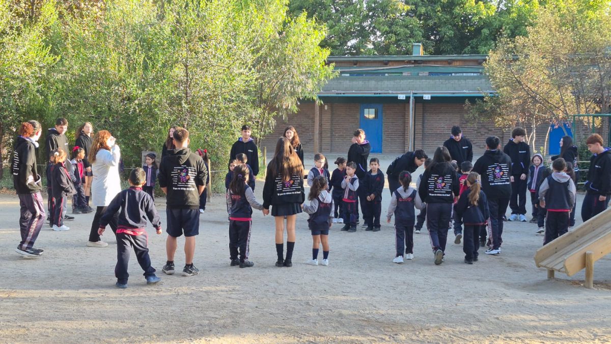 Tradicional jornada de apadrinamiento une a IV° Medio y 1° Básico en el CSFP