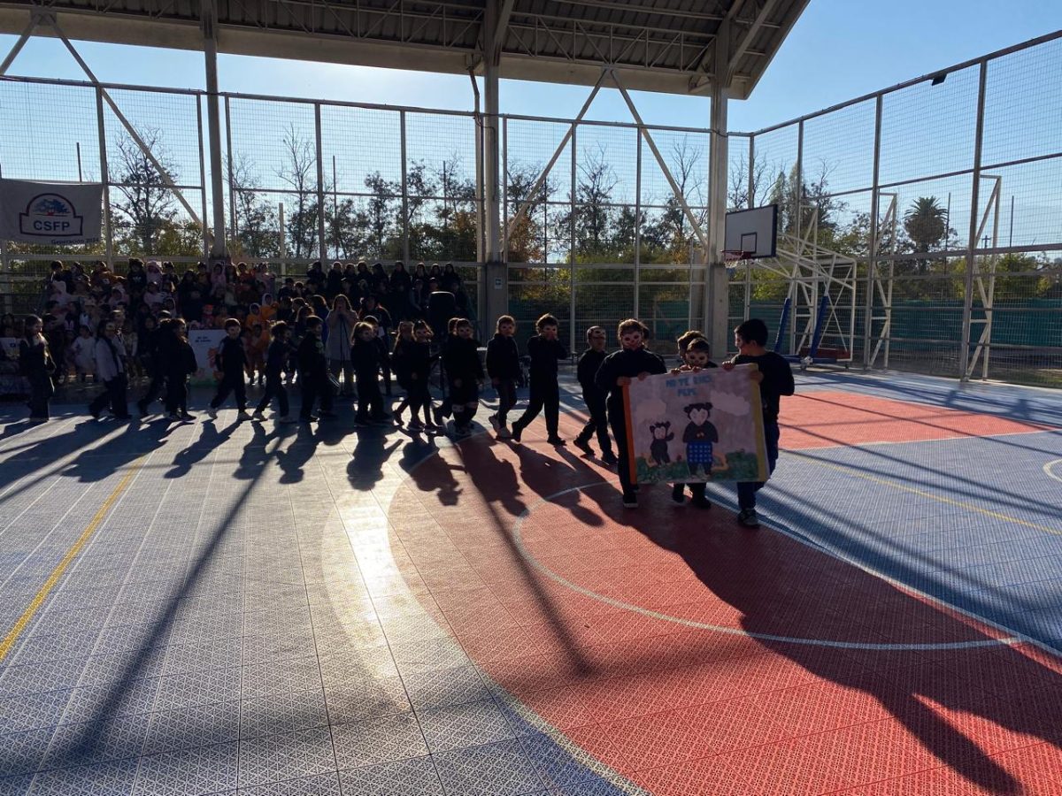 Carnaval literario llenó de alegría el Primer Ciclo en la celebración del Día del Libro