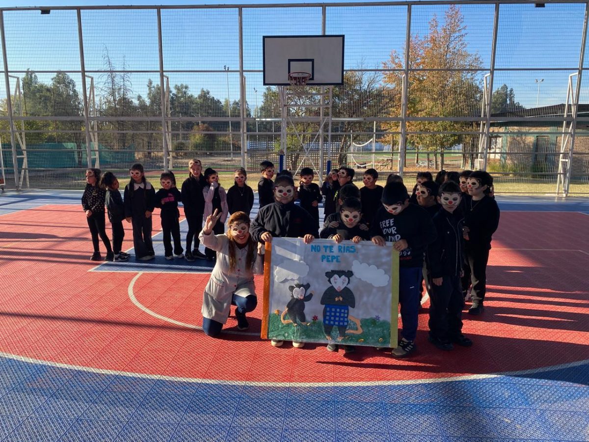 Carnaval literario llenó de alegría el Primer Ciclo en la celebración del Día del Libro
