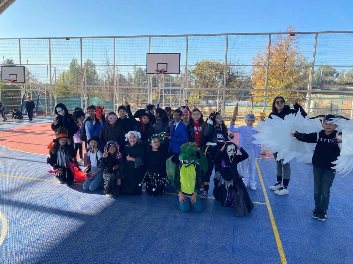 Carnaval literario llenó de alegría el Primer Ciclo en la celebración del Día del Libro