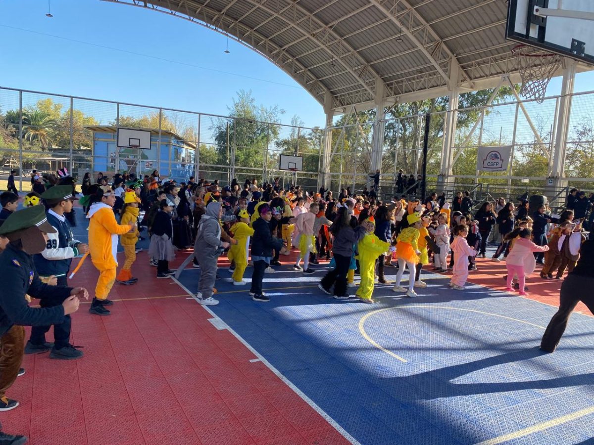 Carnaval literario llenó de alegría el Primer Ciclo en la celebración del Día del Libro