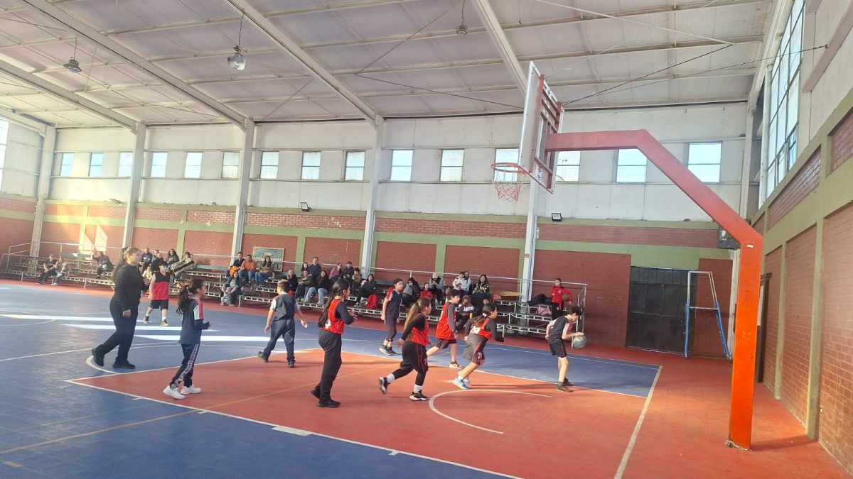 Sábado Deportivo: Encuentros de Futbolito y Mini Básquetbol