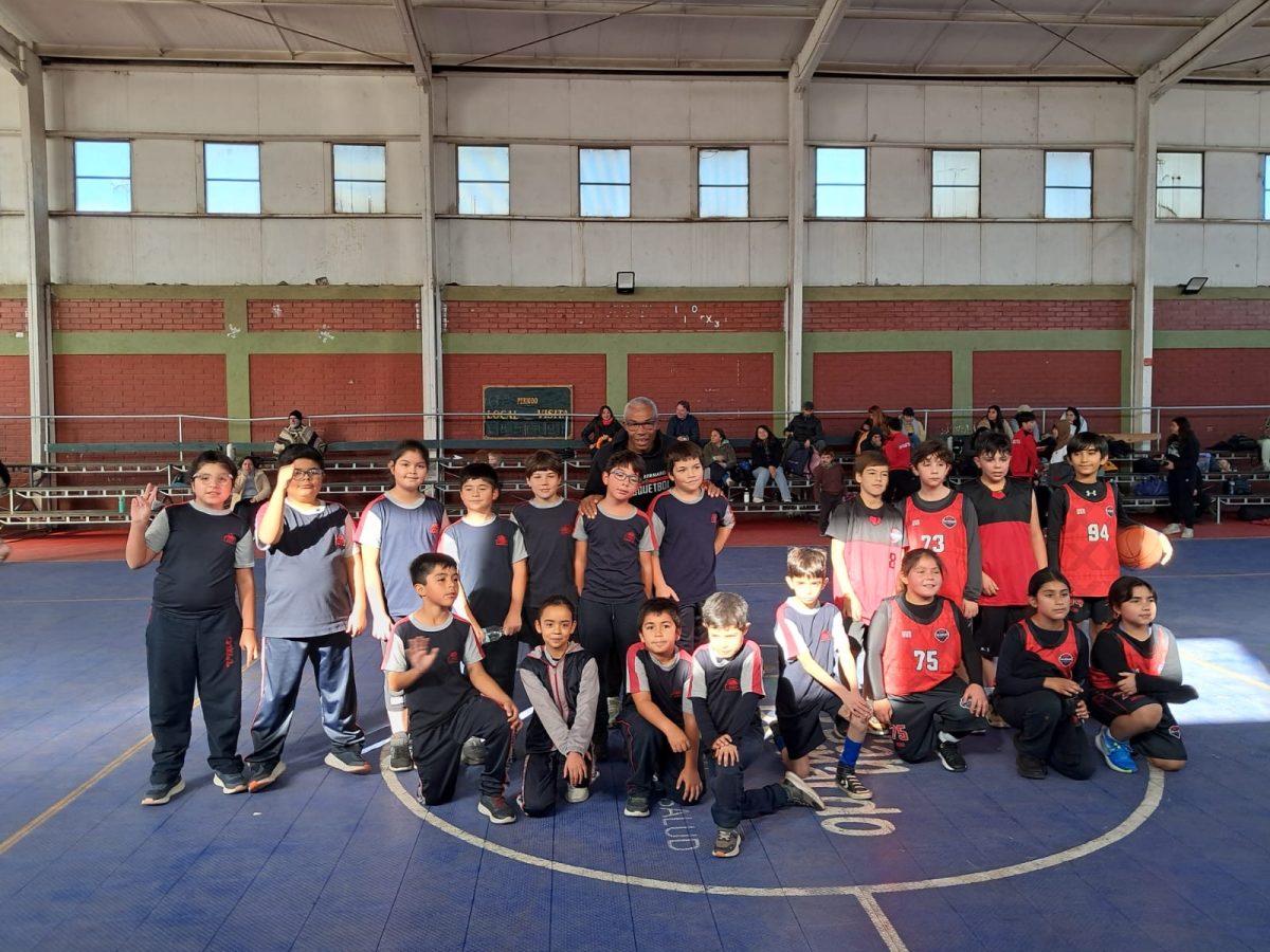 Sábado Deportivo: Encuentros de Futbolito y Mini Básquetbol