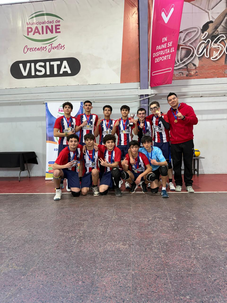 ¡Colegio San Francisco de Paine se corona campeón comunal de voleibol juvenil varones!